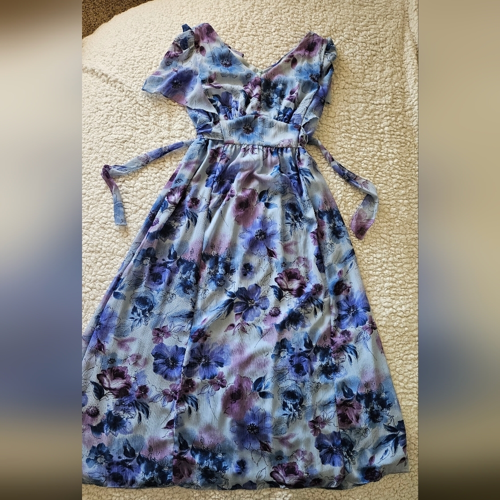 Floral Blue Maxi Dress - Picture 2 of 6